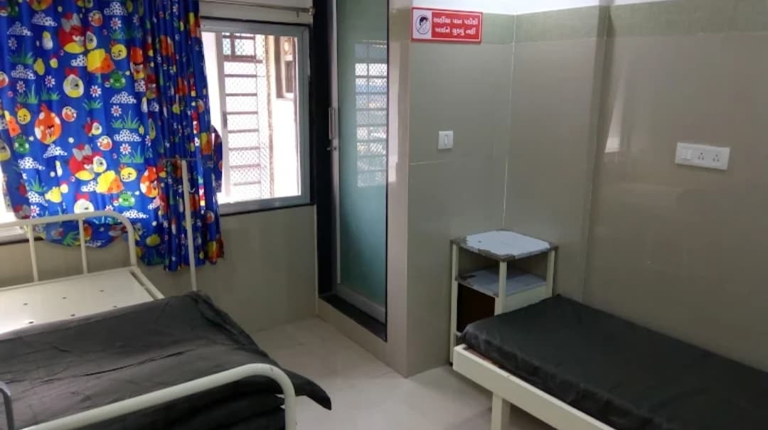 Soma Talav – Patient Room 2